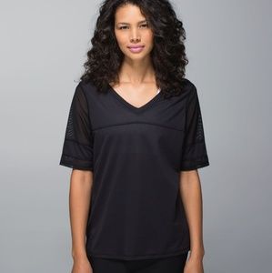 Black sport tee from lululemon